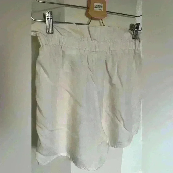 H&M cream shorts - Picture 7 of 10